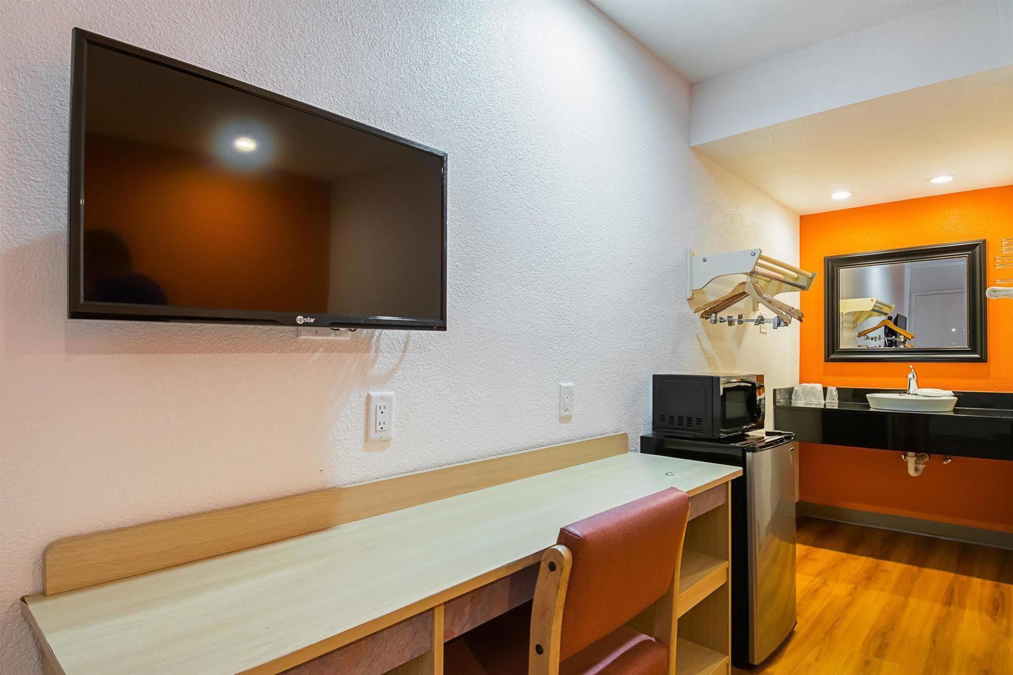 Motel 6 Lost Hills / Buttonwillow Racetrack 외부 사진